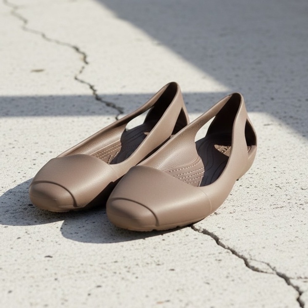 Crocs Sienna Pointed Toe Ballet Flats Espresso Brown Womens Size 10 Cutout Heel